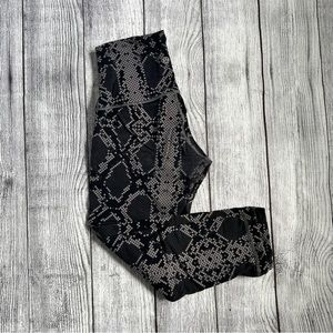 Lululemon Wunder Under Crop III *Full-On Luon